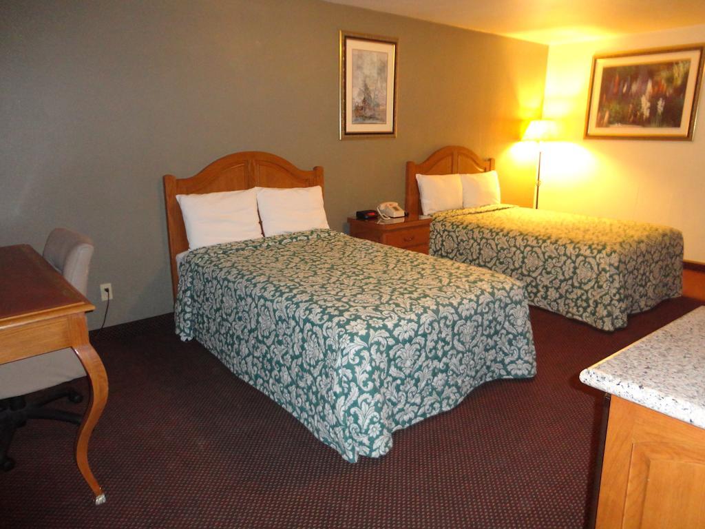 Garden Inn And Suites Silsbee Номер фото
